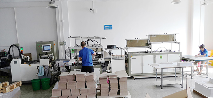 Automatic cover machine